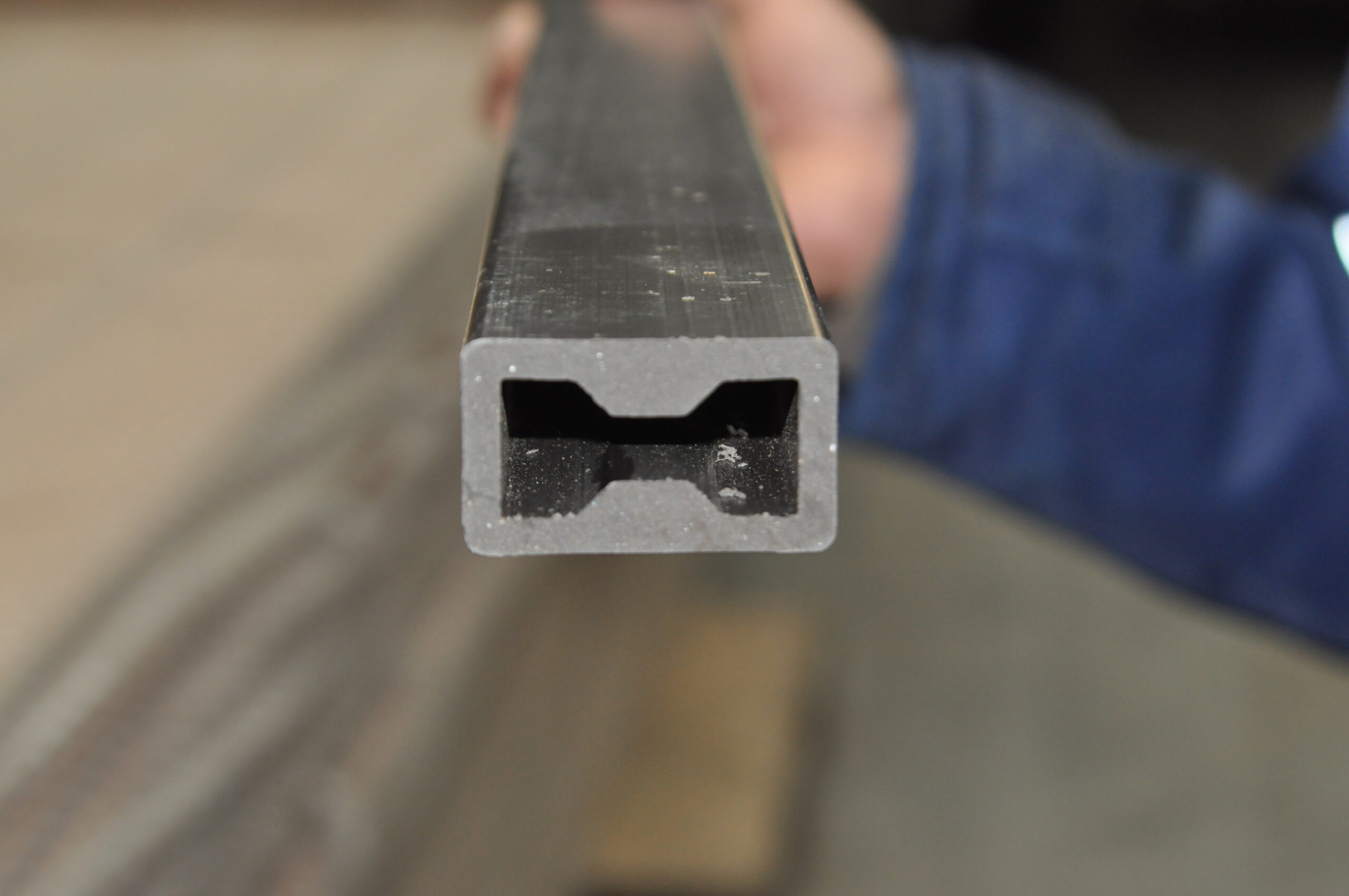 WPC párnafa – stabil, időjárásálló alátétprofil WPC teraszburkolathoz